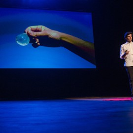 TEDx Rodrigo García Gonzales – a drinkable water bottle